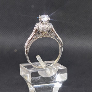 nhẫn vt tront doct queen pj4